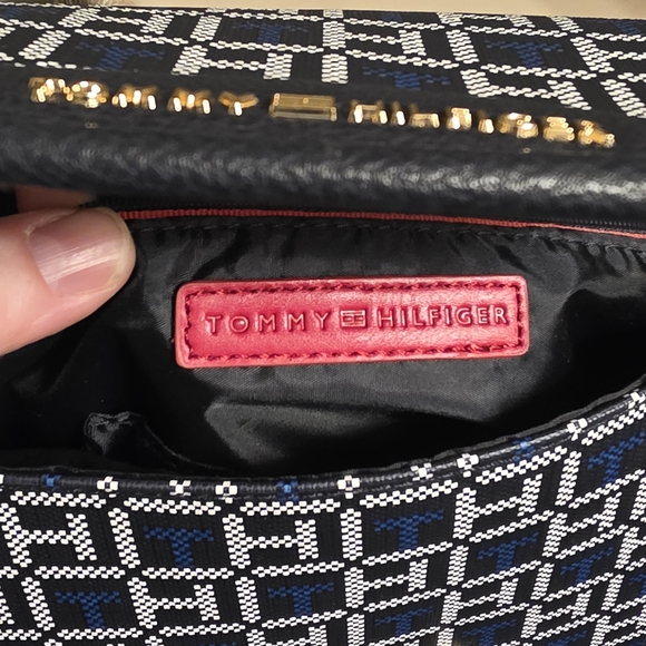 Tommy Hilfiger Navy and White Women's Crossbody Bag - Picture 6 of 6